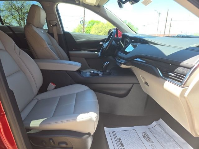 Used 2023 Cadillac XT4 Premium Luxury w/ Technology Package AWD/4WD image 17