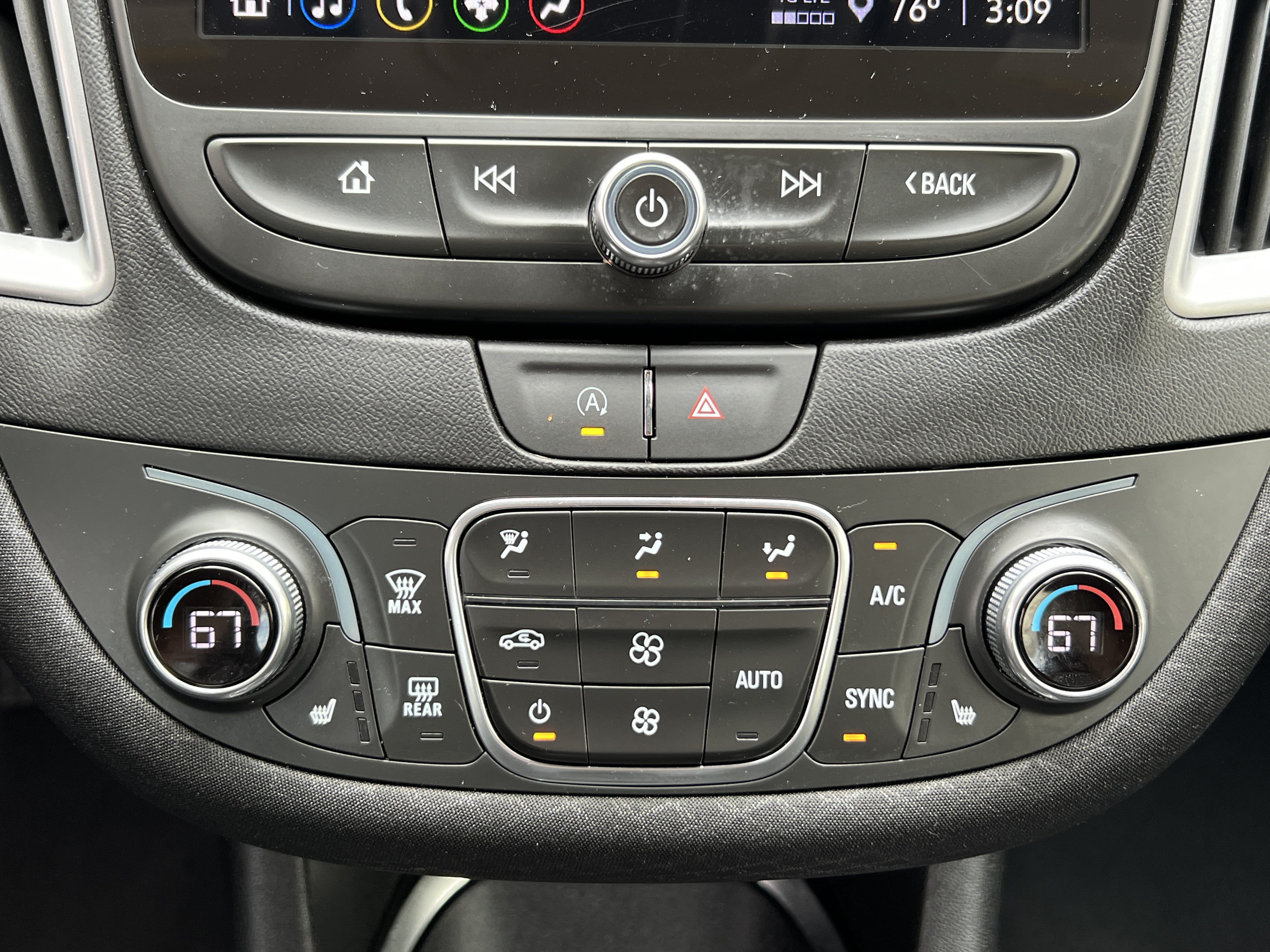 Used 2025 Chevrolet Malibu LT FWD image 29