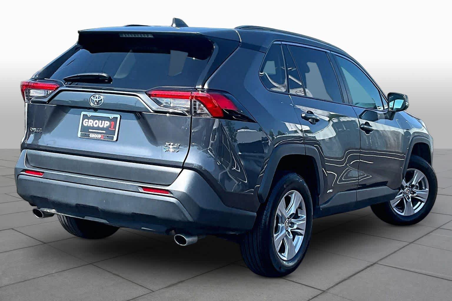Used 2025 Toyota RAV4 XLE AWD/4WD image 13
