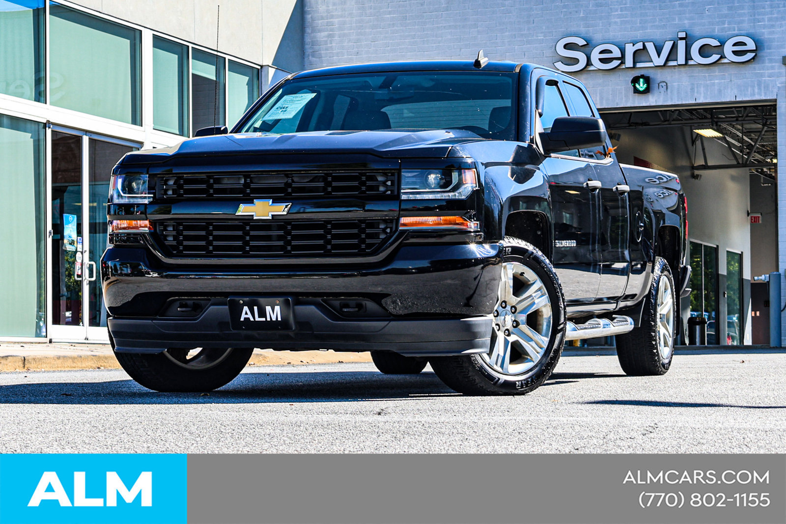 Used 2017 Chevrolet Silverado 1500 Custom w/ Custom Convenience Package RWD image 2