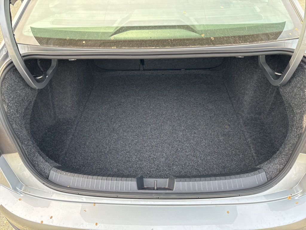 Used 2024 Volkswagen Jetta SE image 27