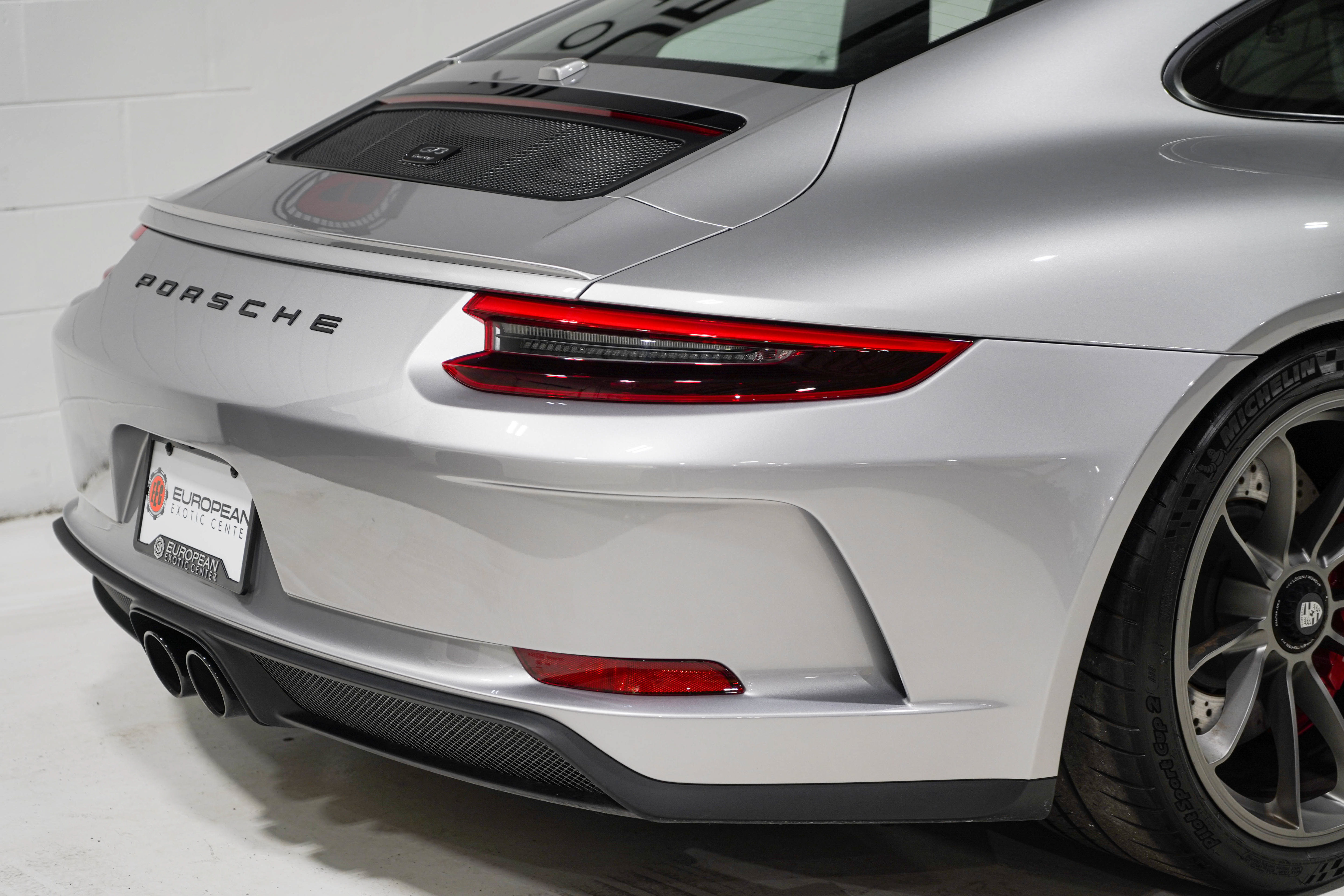 Used 2018 Porsche 911 GT3 RWD image 23