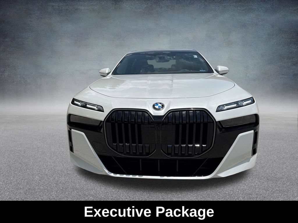 Used 2026 BMW 760i xDrive w/ Executive Package AWD/4WD image 10