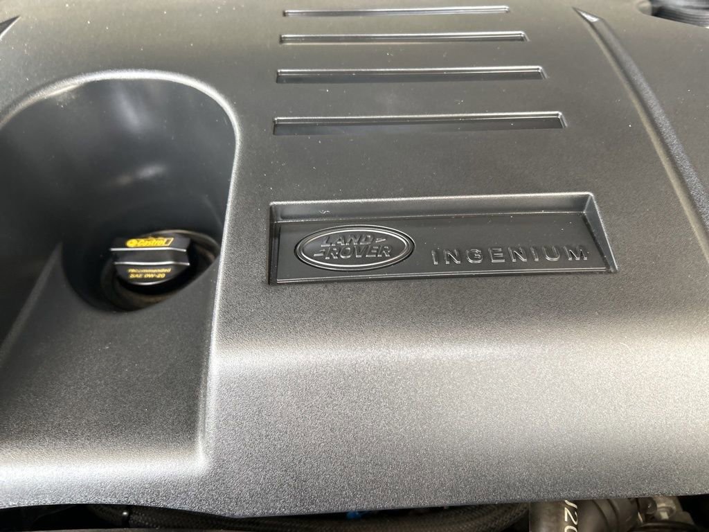 Used 2024 Land Rover Defender 130 X-Dynamic SE image 13