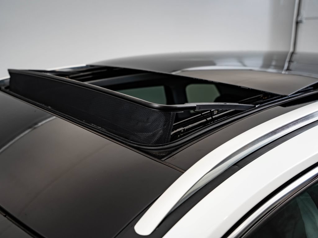 Used 2022 Lincoln Corsair AWD w/ Premium Package image 14