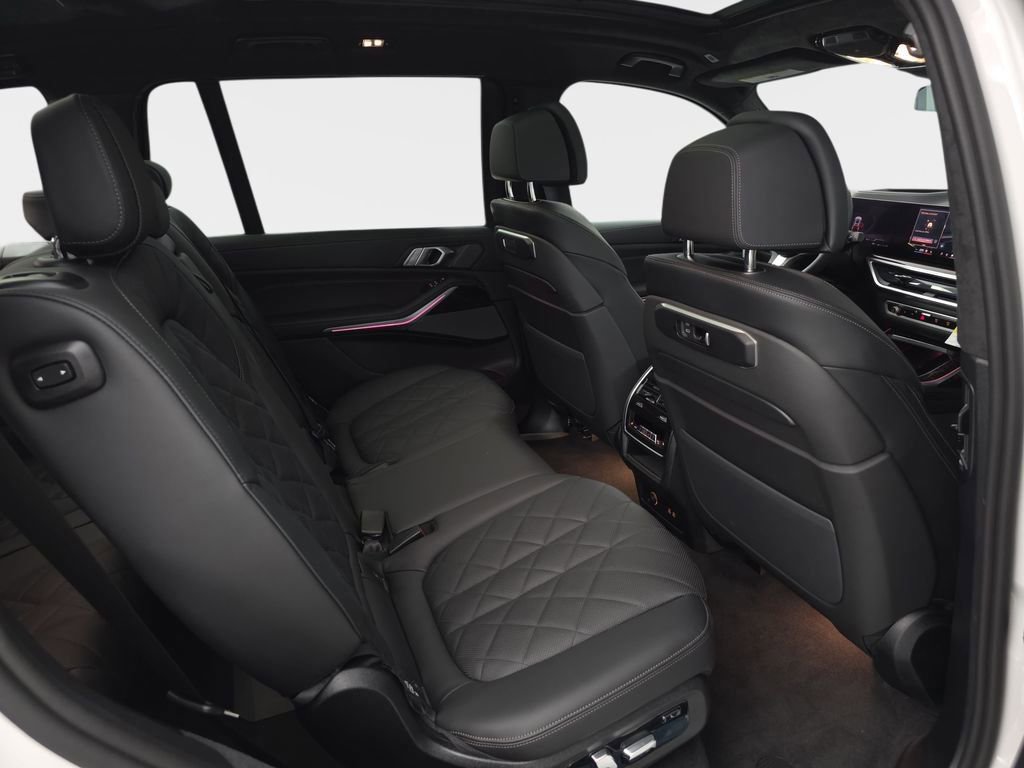 New 2026 BMW X7 xDrive40i w/ M Sport Package image 11