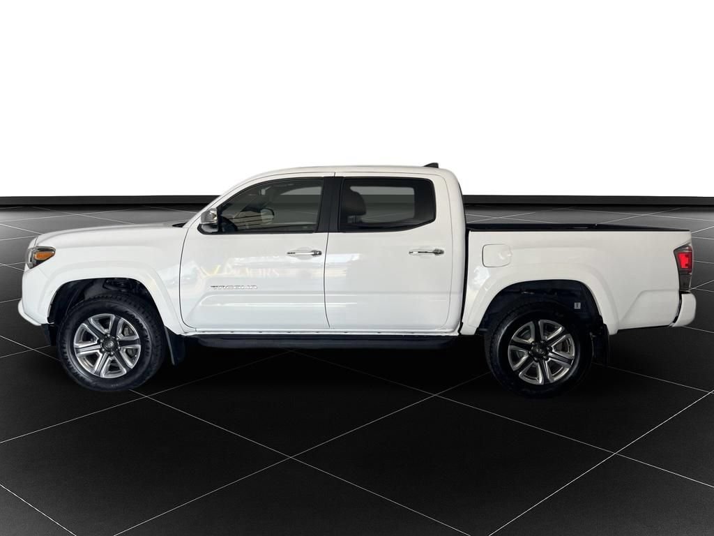 Used 2018 Toyota Tacoma Limited AWD/4WD image 2