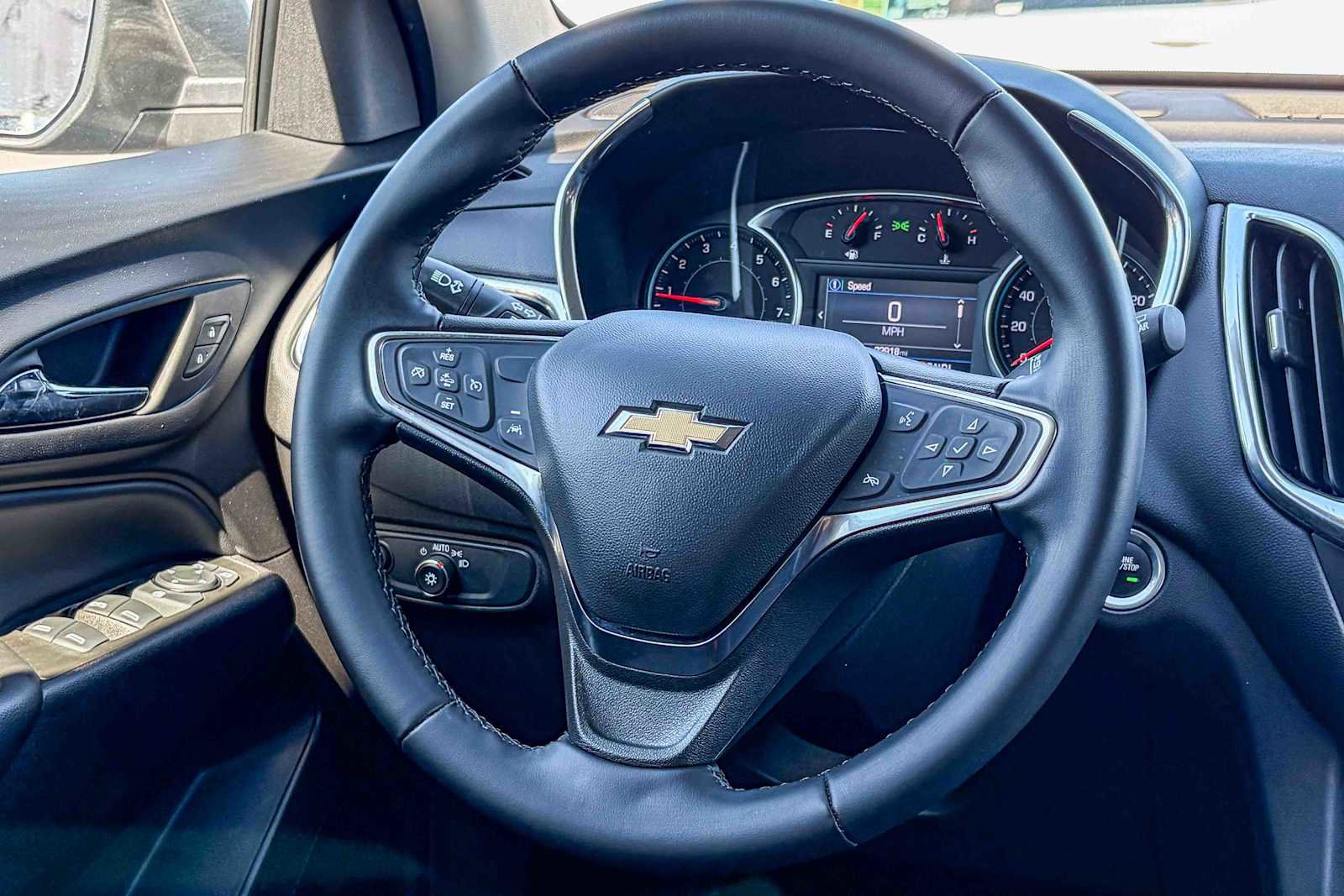 Used 2024 Chevrolet Equinox LT FWD image 12