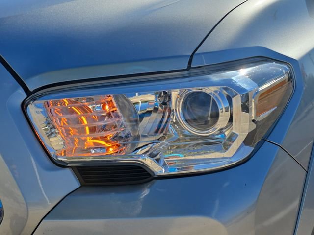 Certified 2022 Toyota Tacoma SR5 image 31