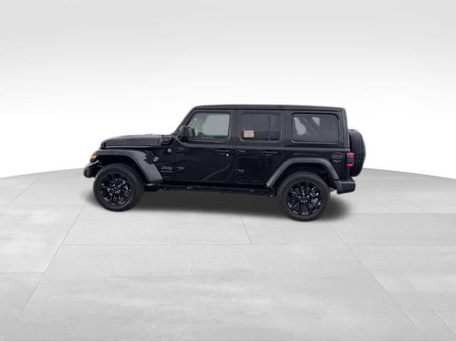Used 2025 Jeep Wrangler Unlimited Sahara w/ Safety Group image 11