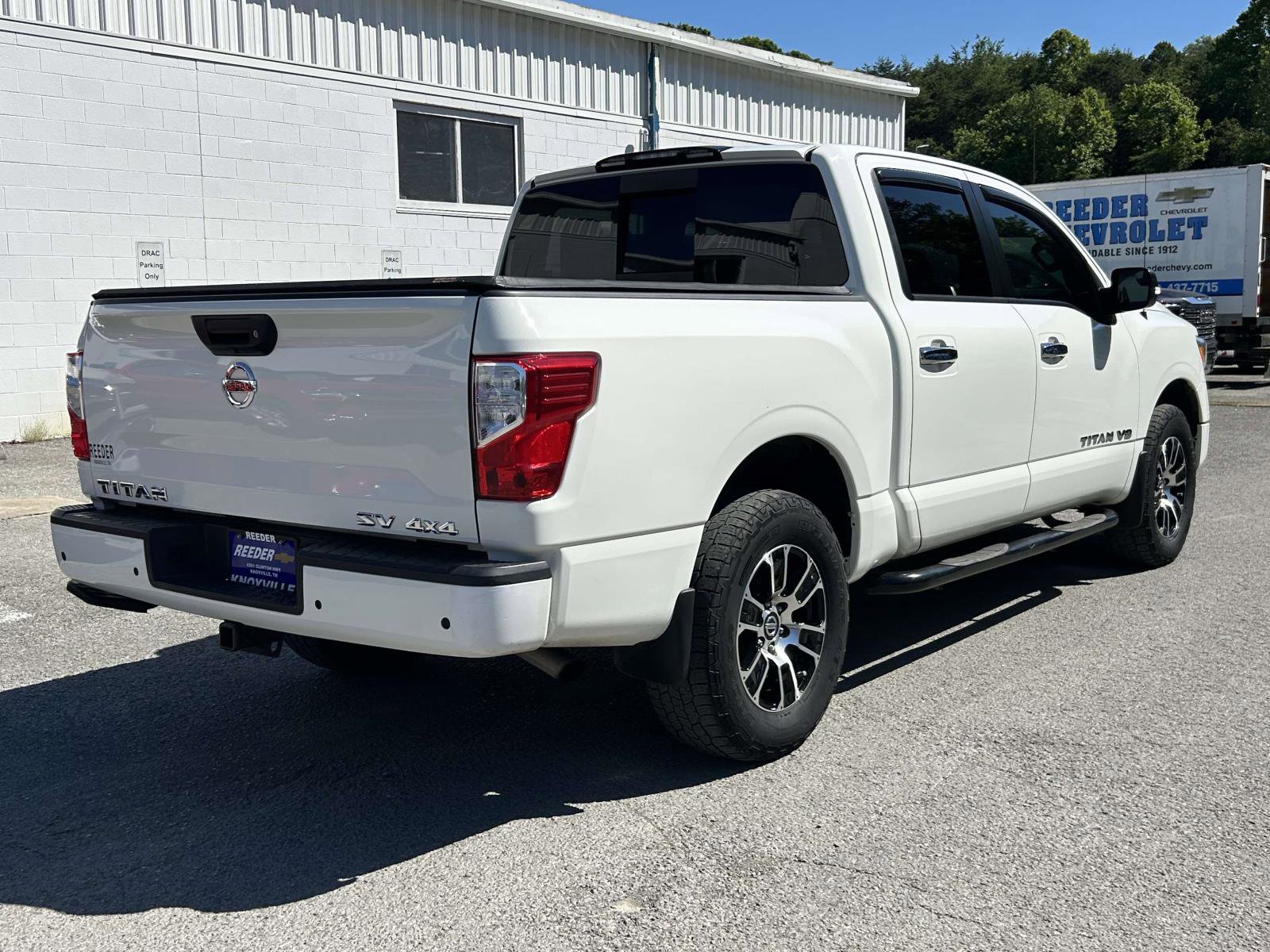 Used 2020 Nissan Titan SV w/ SV Convenience Package AWD/4WD image 3