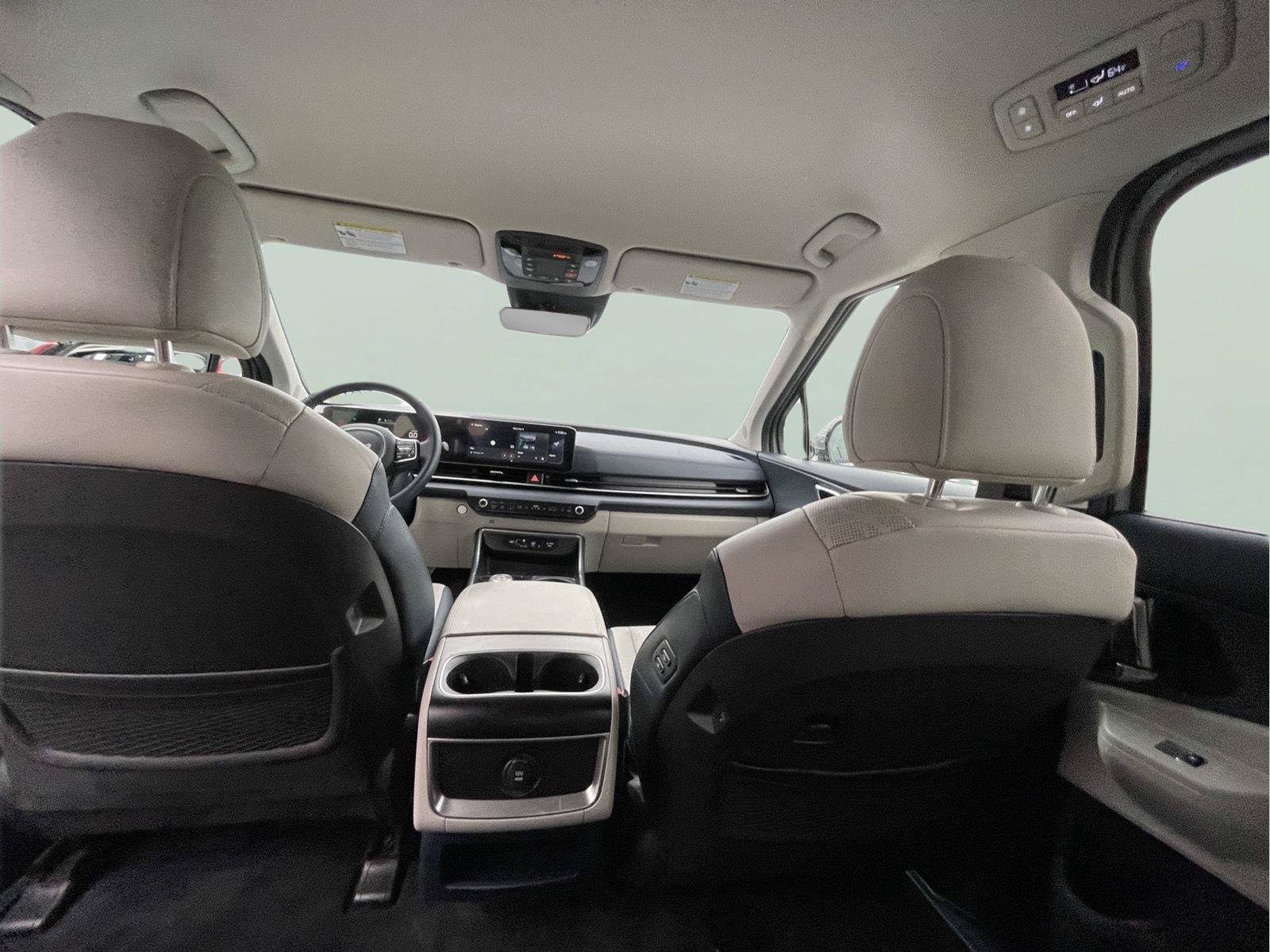 Used 2025 Kia Carnival EX FWD image 20