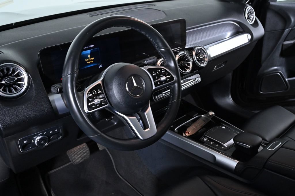 Used 2022 Mercedes-Benz GLB 250 4MATIC image 11