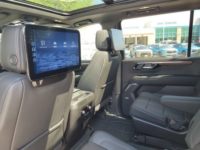 New 2026 Chevrolet Suburban High Country AWD/4WD image 15