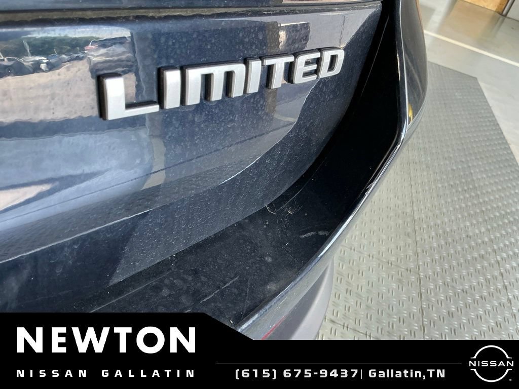 Used 2024 Jeep Grand Cherokee L Limited AWD/4WD image 6
