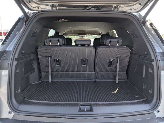 New 2027 Chevrolet Traverse Z71 w/ Driver Confidence Package AWD/4WD image 10