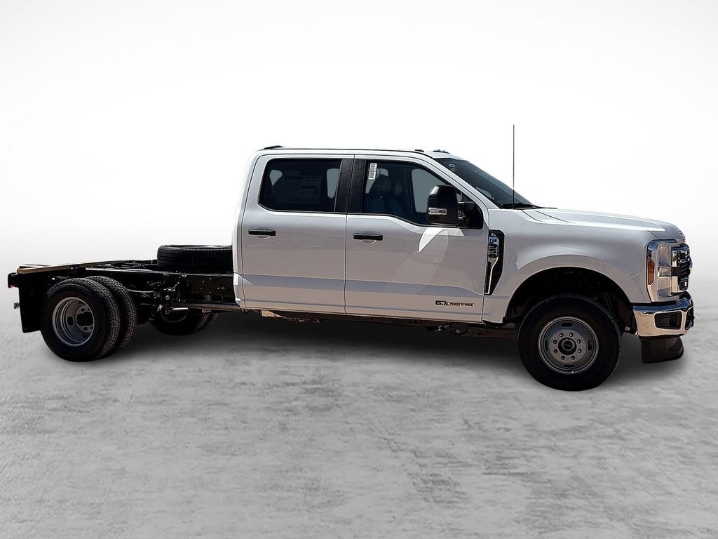 New 2026 Ford F350 4x4 Crew Cab DRW Super Duty image 12