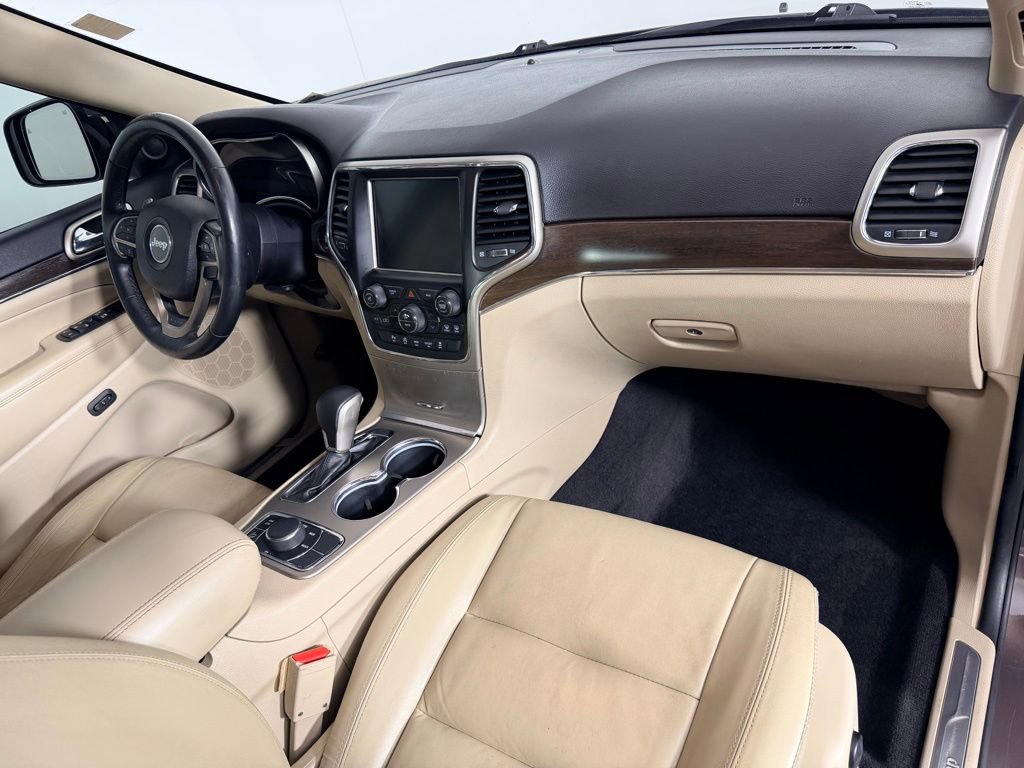 Used 2017 Jeep Grand Cherokee Limited image 32