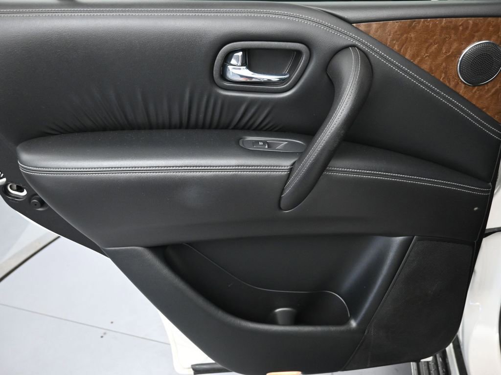 Used 2016 INFINITI QX80 4WD w/ Driver's Assistance Package image 24