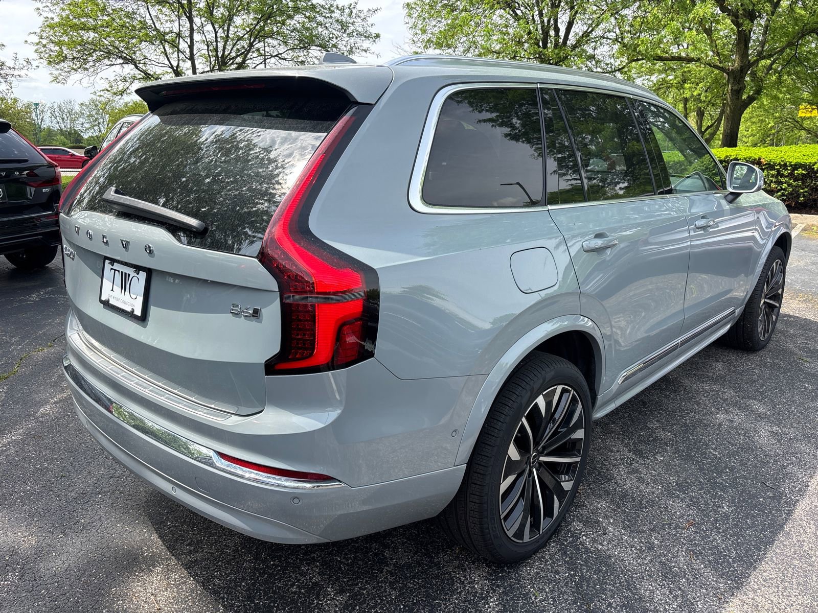 Used 2026 Volvo XC90 B6 Plus w/ Protection Package Premier AWD/4WD image 5