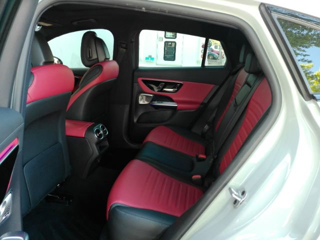 Used 2025 Mercedes-Benz GLC 43 AMG 4MATIC image 17