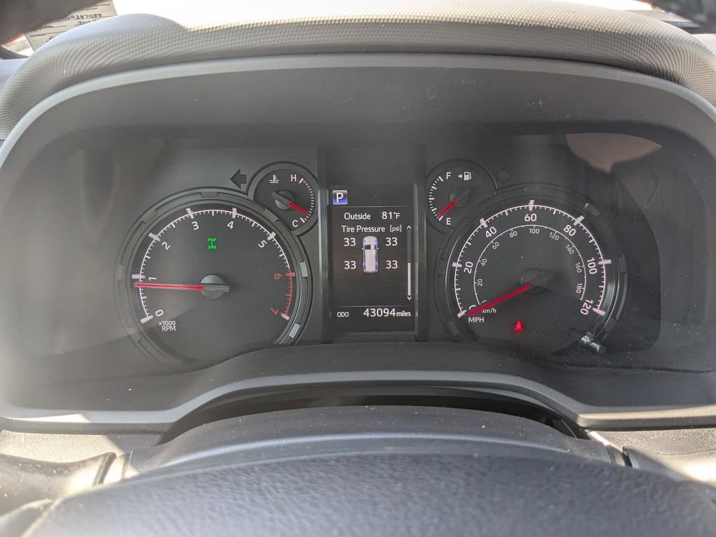 Used 2024 Toyota 4Runner SR5 AWD/4WD image 18
