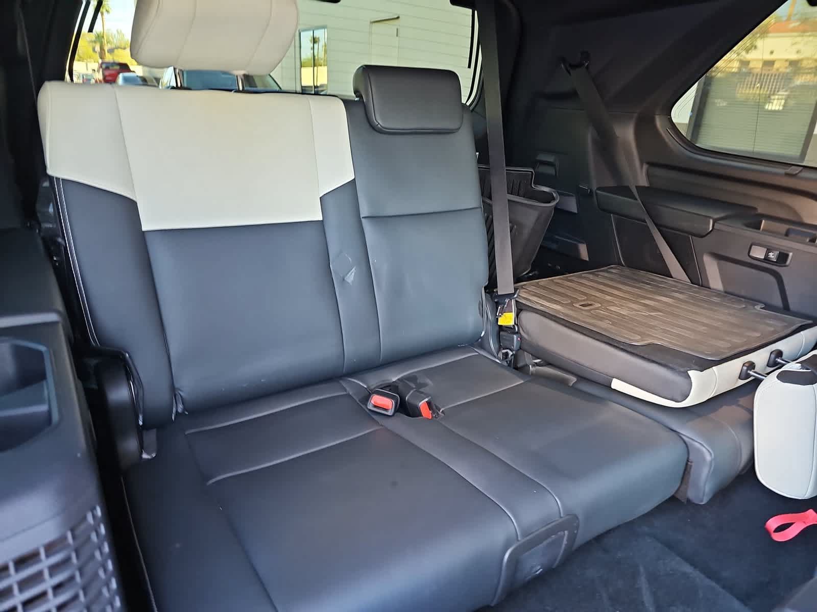 Used 2025 Toyota Sequoia Capstone AWD/4WD image 29