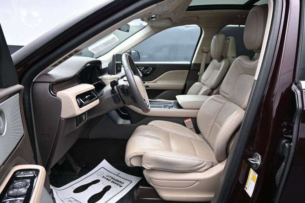 Used 2023 Lincoln Aviator Reserve w/ Equipment Group 201A RWD image 9