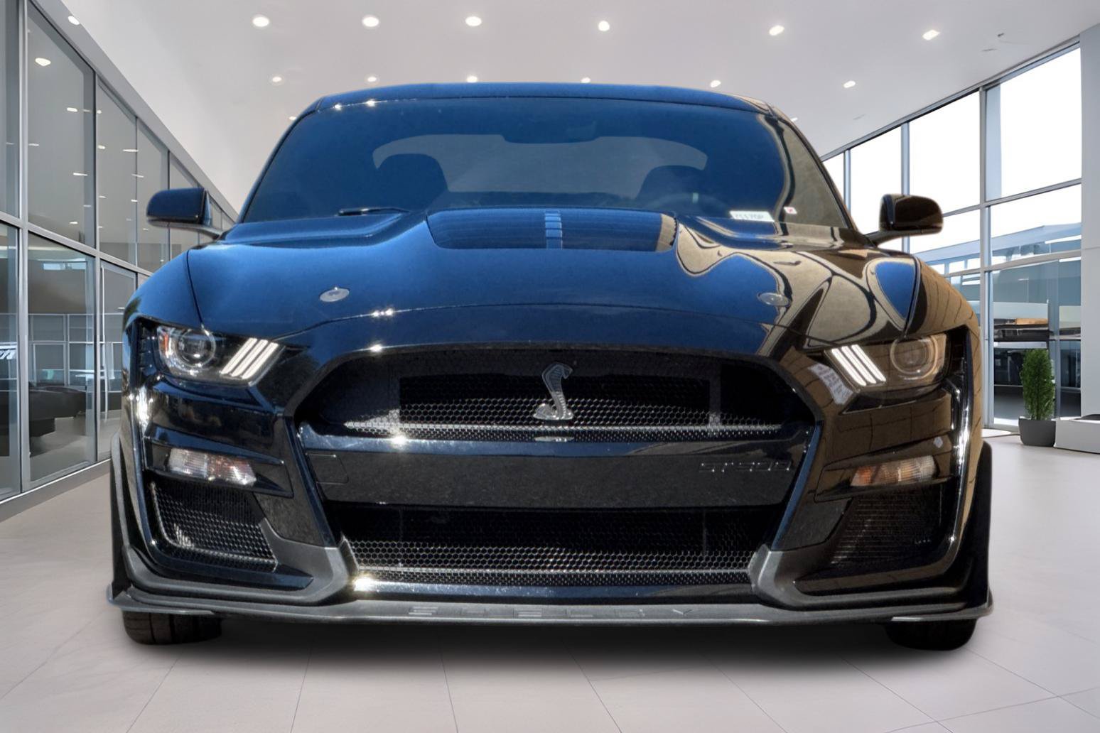 Used 2022 Ford Mustang Shelby GT500 w/ Technology Package RWD image 9