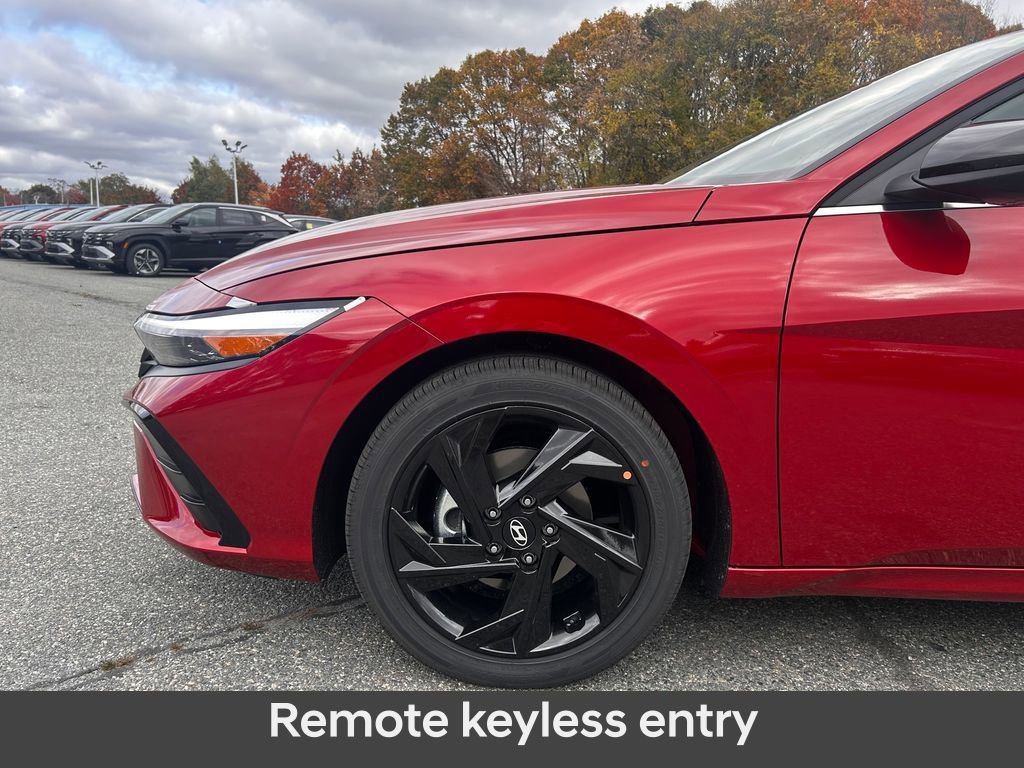 Used 2026 Hyundai Elantra SEL Sport image 2