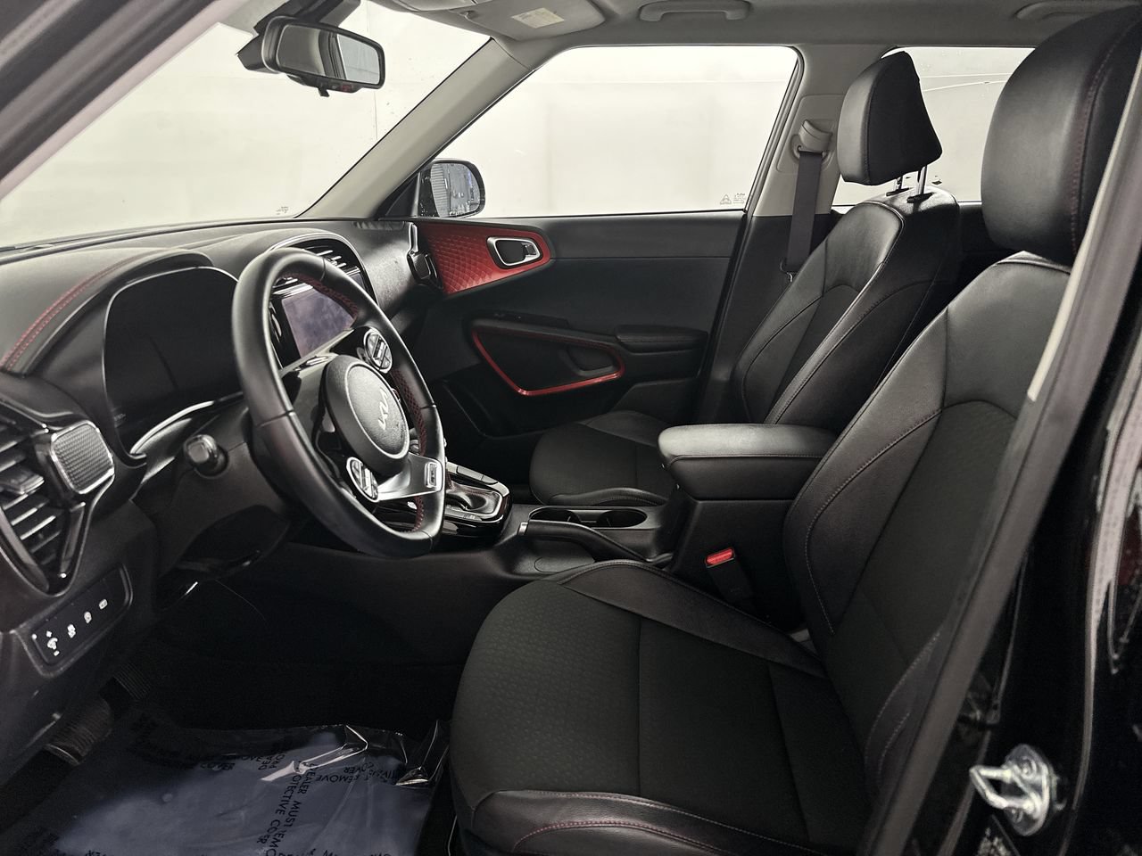 Certified 2025 Kia Soul GT-Line FWD image 2