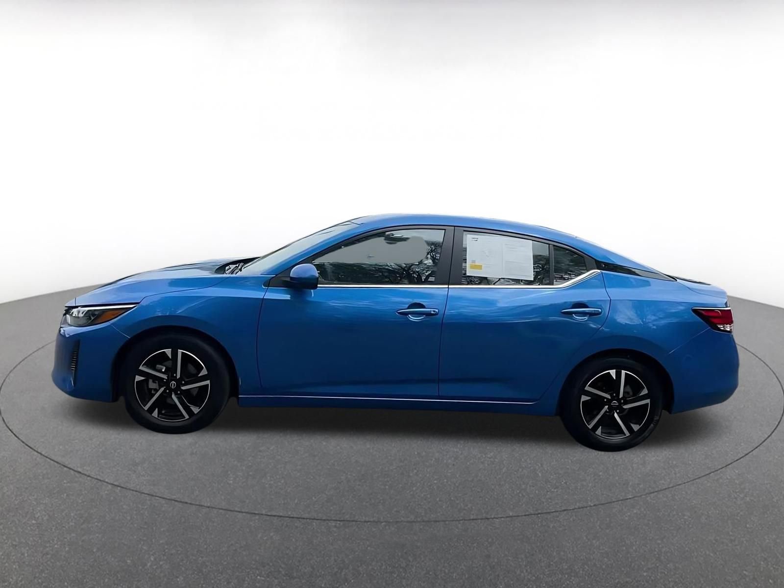 Used 2025 Nissan Sentra SV image 9