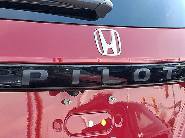 Certified 2025 Honda Pilot TrailSport image 35