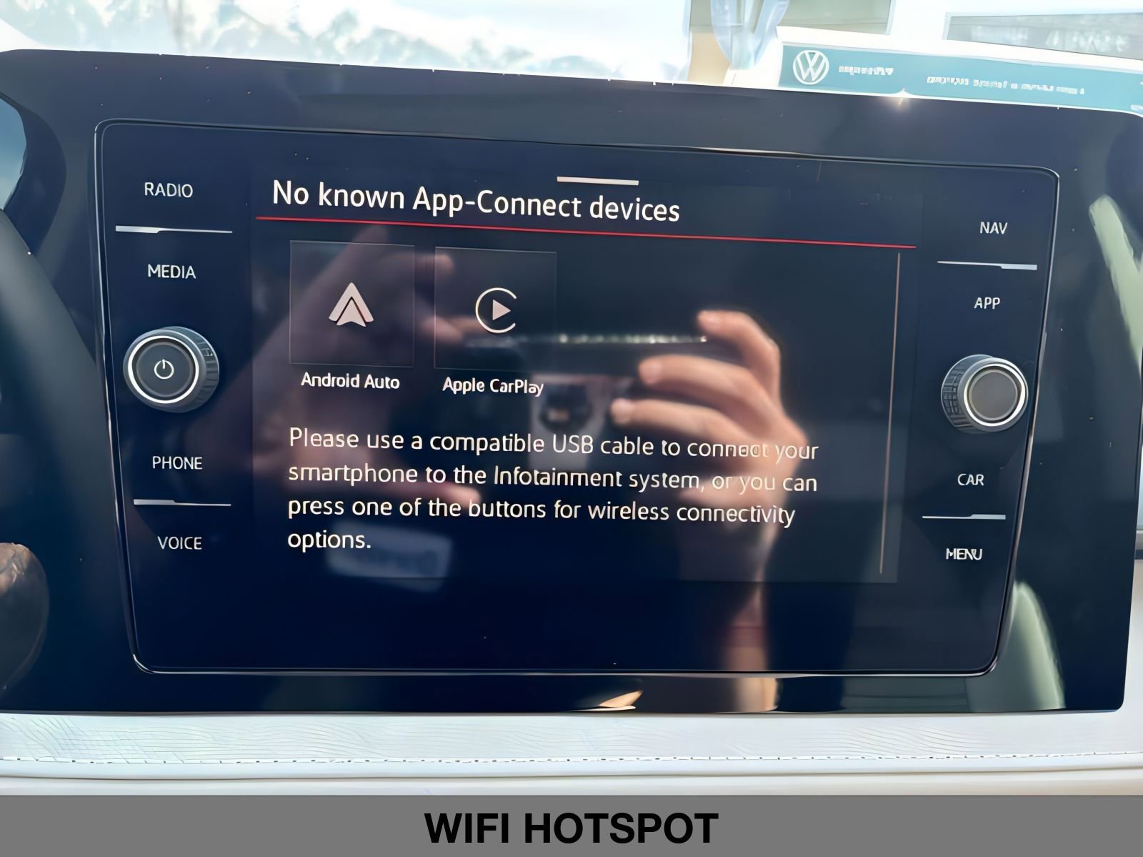 New 2025 Volkswagen Taos SEL image 28