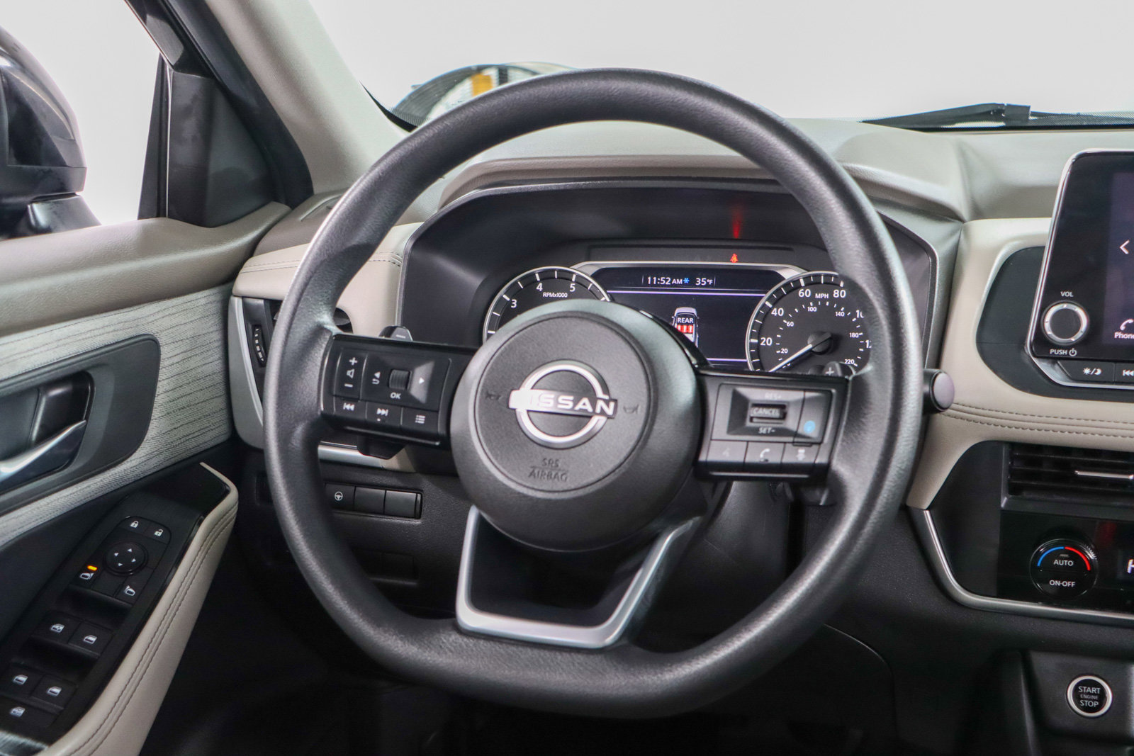 Used 2023 Nissan Rogue SV image 12