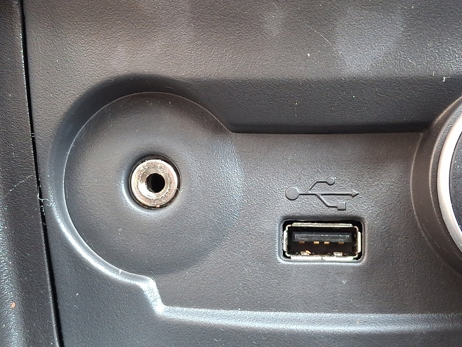 Used 2014 Ford Fiesta SE FWD image 23