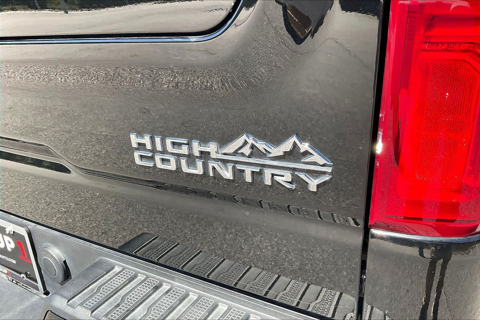 Used 2023 Chevrolet Silverado 1500 High Country w/ High Country Premium Package AWD/4WD image 19