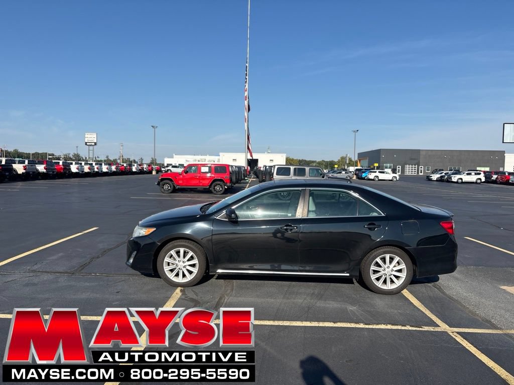 Used 2014 Toyota Camry XLE w/ Leather Package FWD image 1
