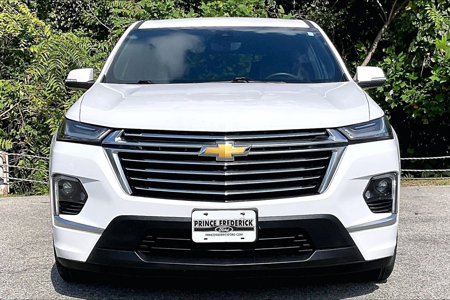 Used 2023 Chevrolet Traverse Premier AWD/4WD image 2