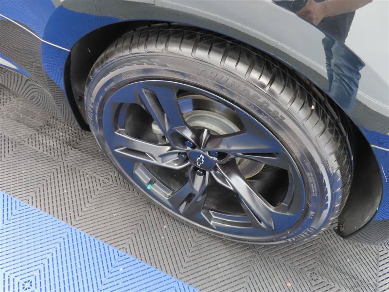Used 2023 Chevrolet Camaro LT RWD image 9