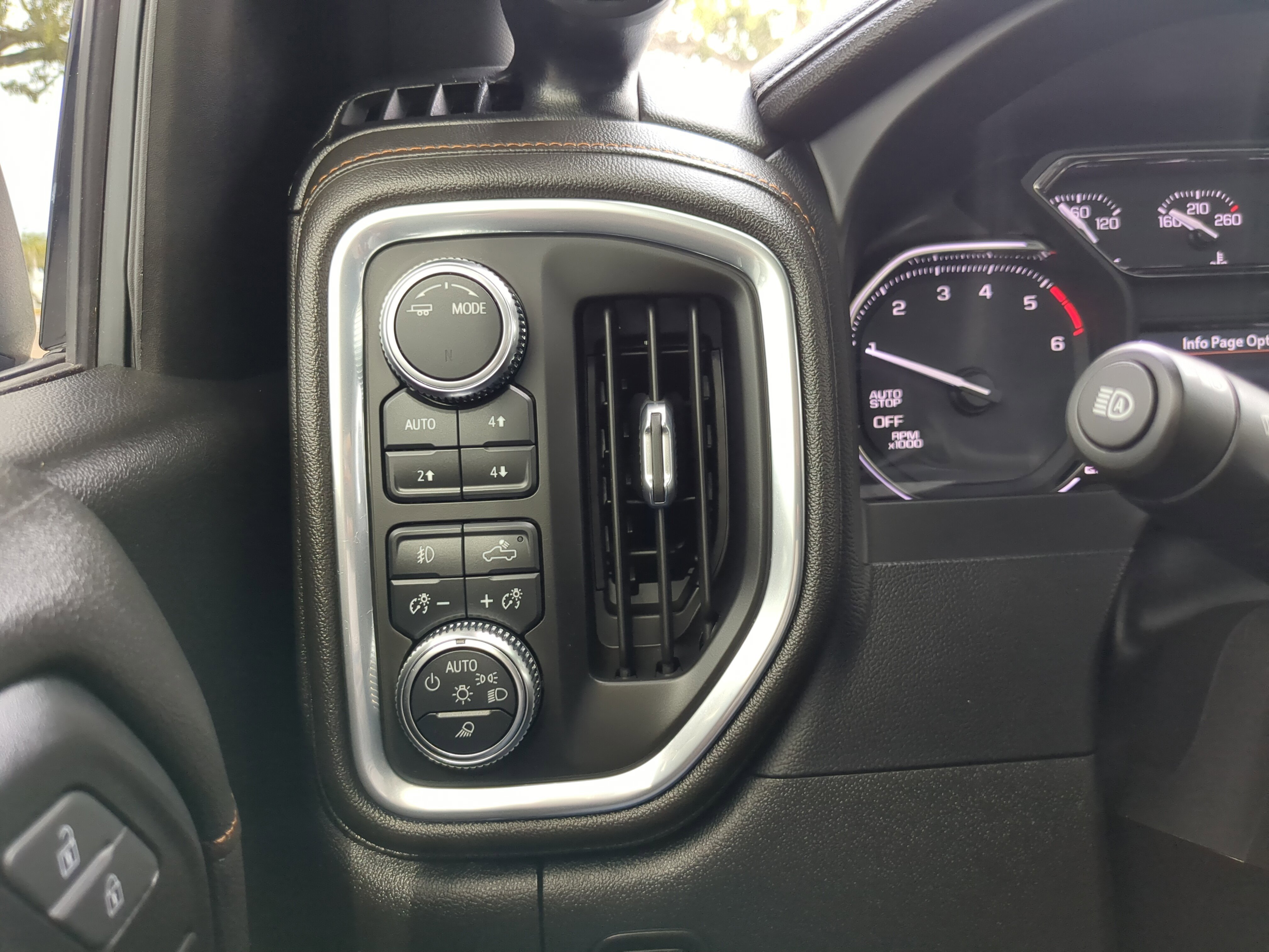 Certified 2022 GMC Sierra 1500 AT4 w/ AT4 Premium Package image 30