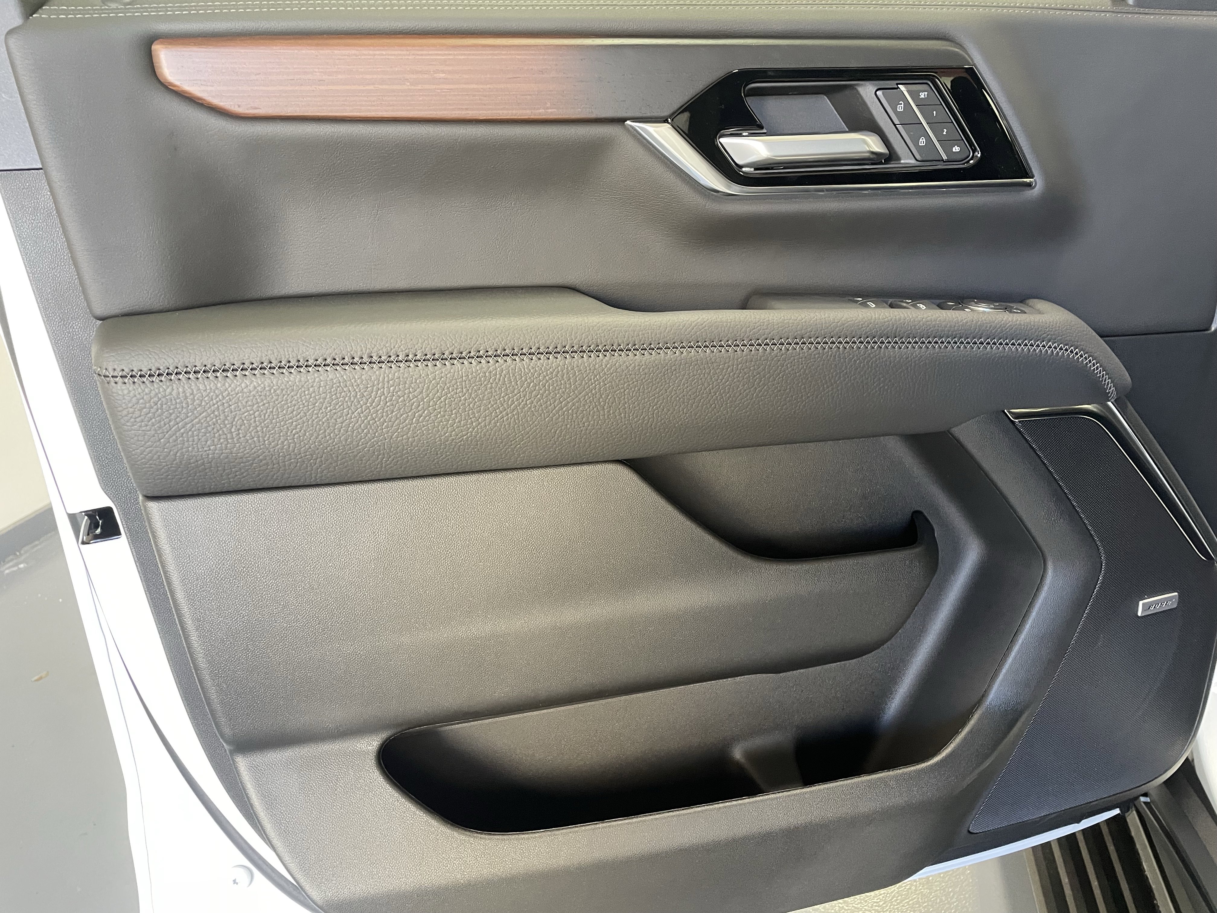 New 2026 GMC Yukon Denali w/ Sun & Power Step Package image 15