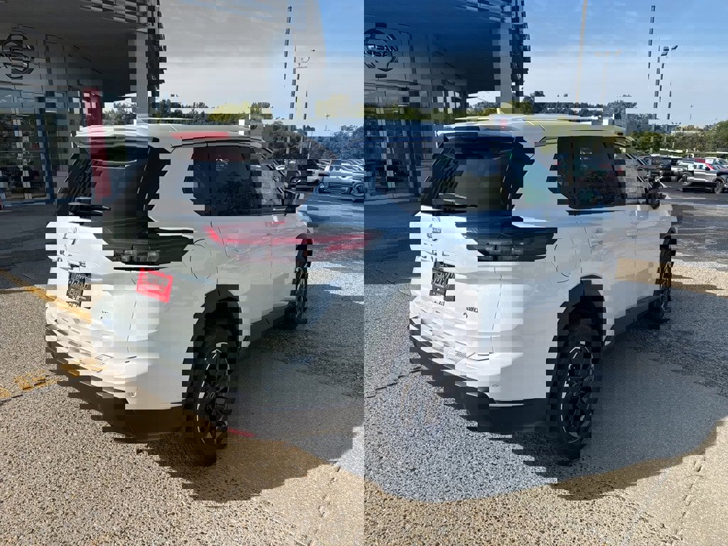 New 2026 Nissan Rogue SV image 4