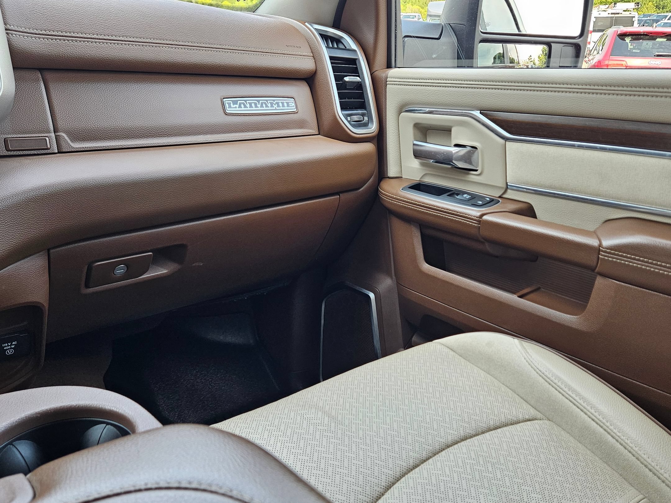 Used 2023 RAM 3500 Laramie AWD/4WD image 11