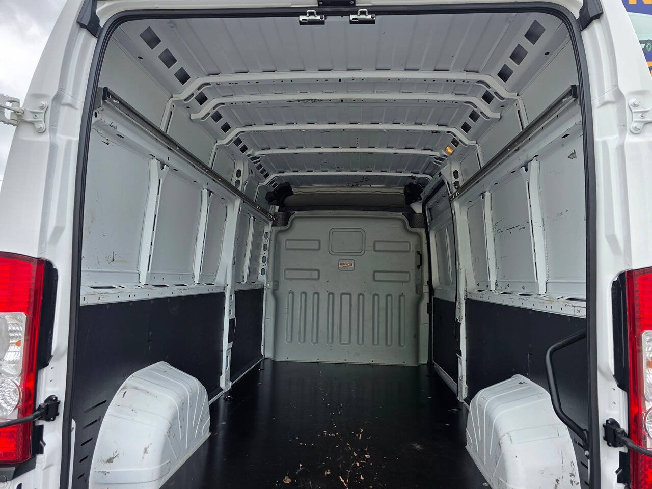 Used 2020 RAM ProMaster 2500 w/ Premium Appearance Group FWD image 11