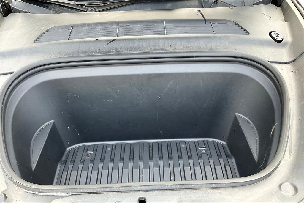 Used 2021 Tesla Model Y Long Range image 29