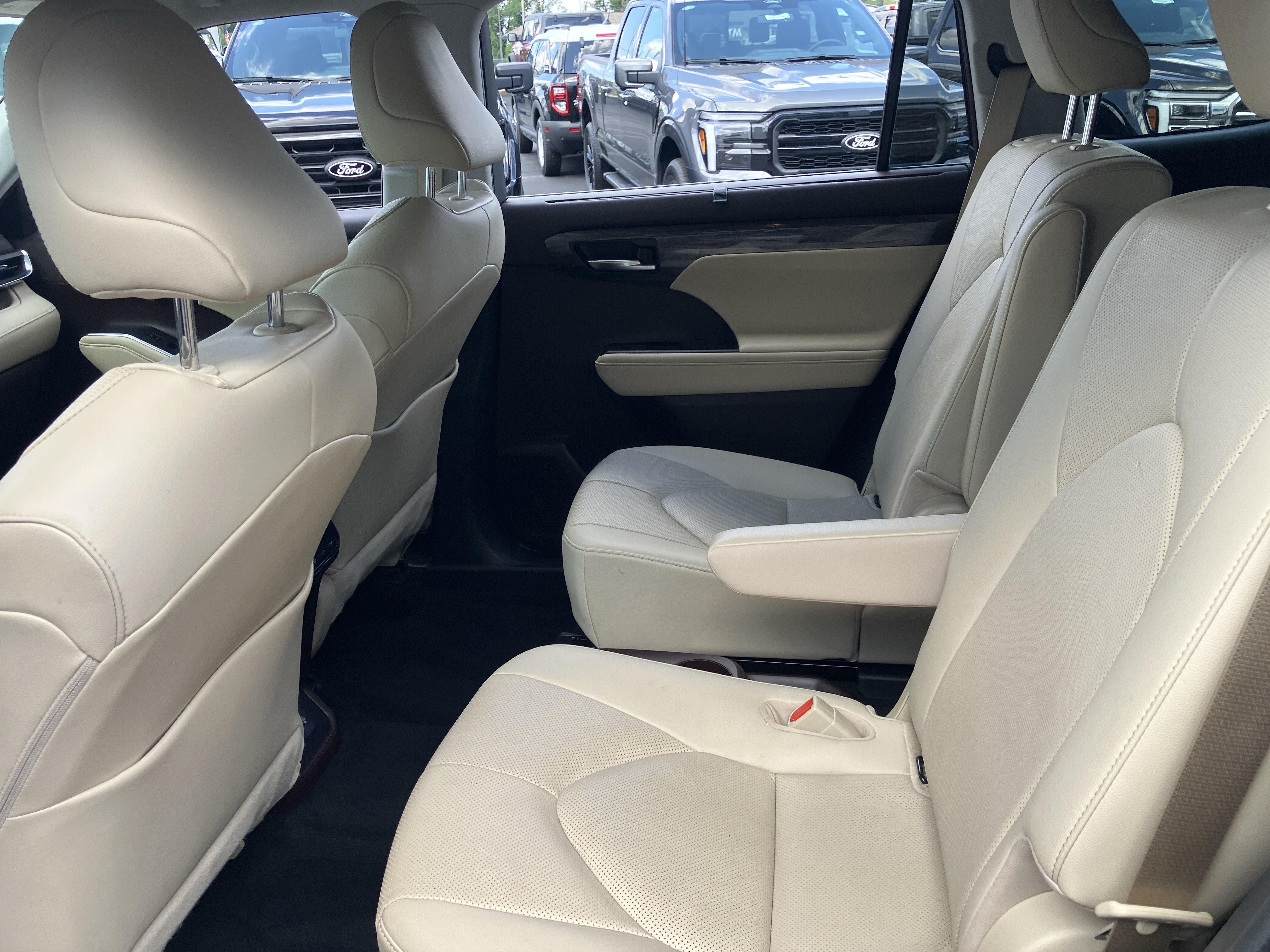 Used 2020 Toyota Highlander Limited AWD/4WD image 15