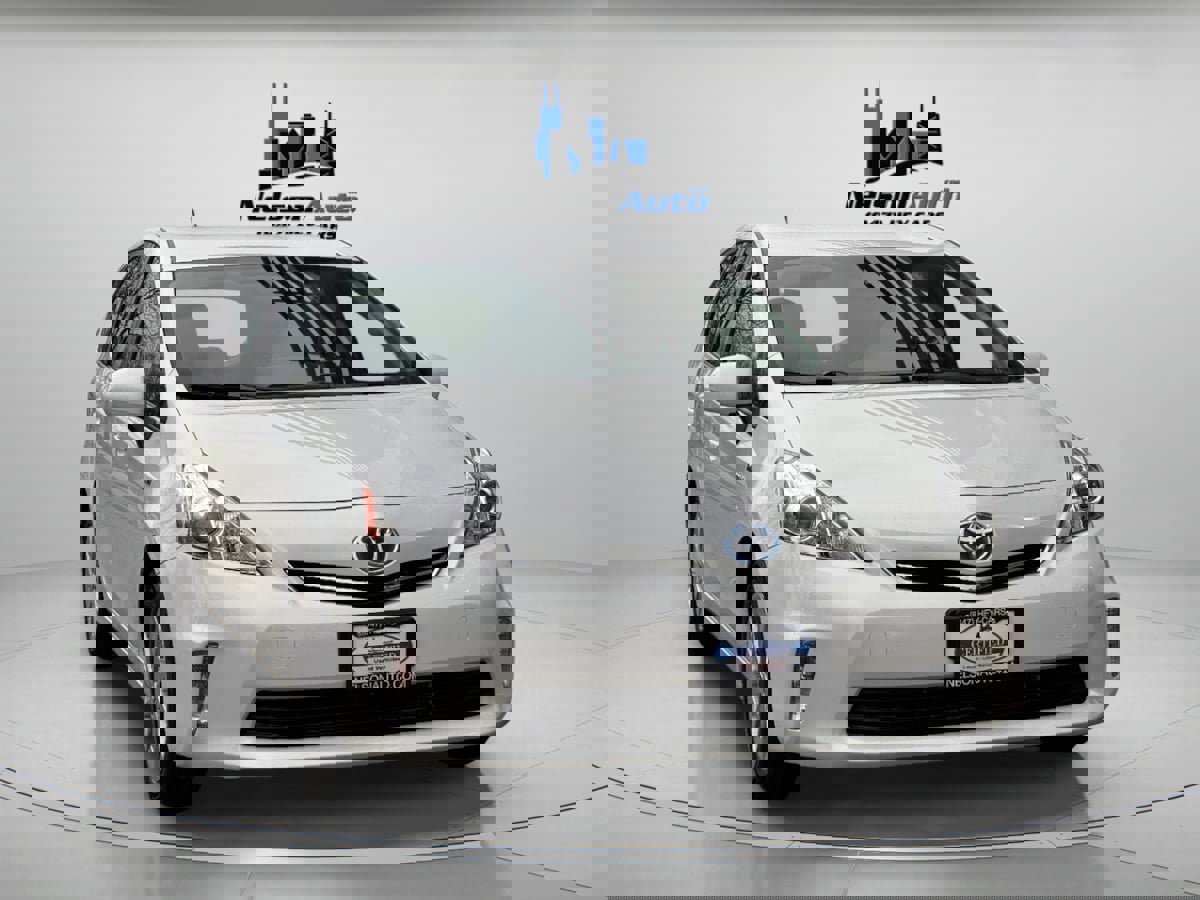 Used 2012 Toyota Prius V Three image 2