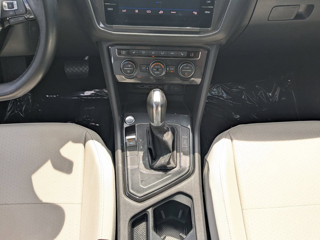 Used 2019 Volkswagen Tiguan SE w/ Panoramic Sunroof Package FWD image 6