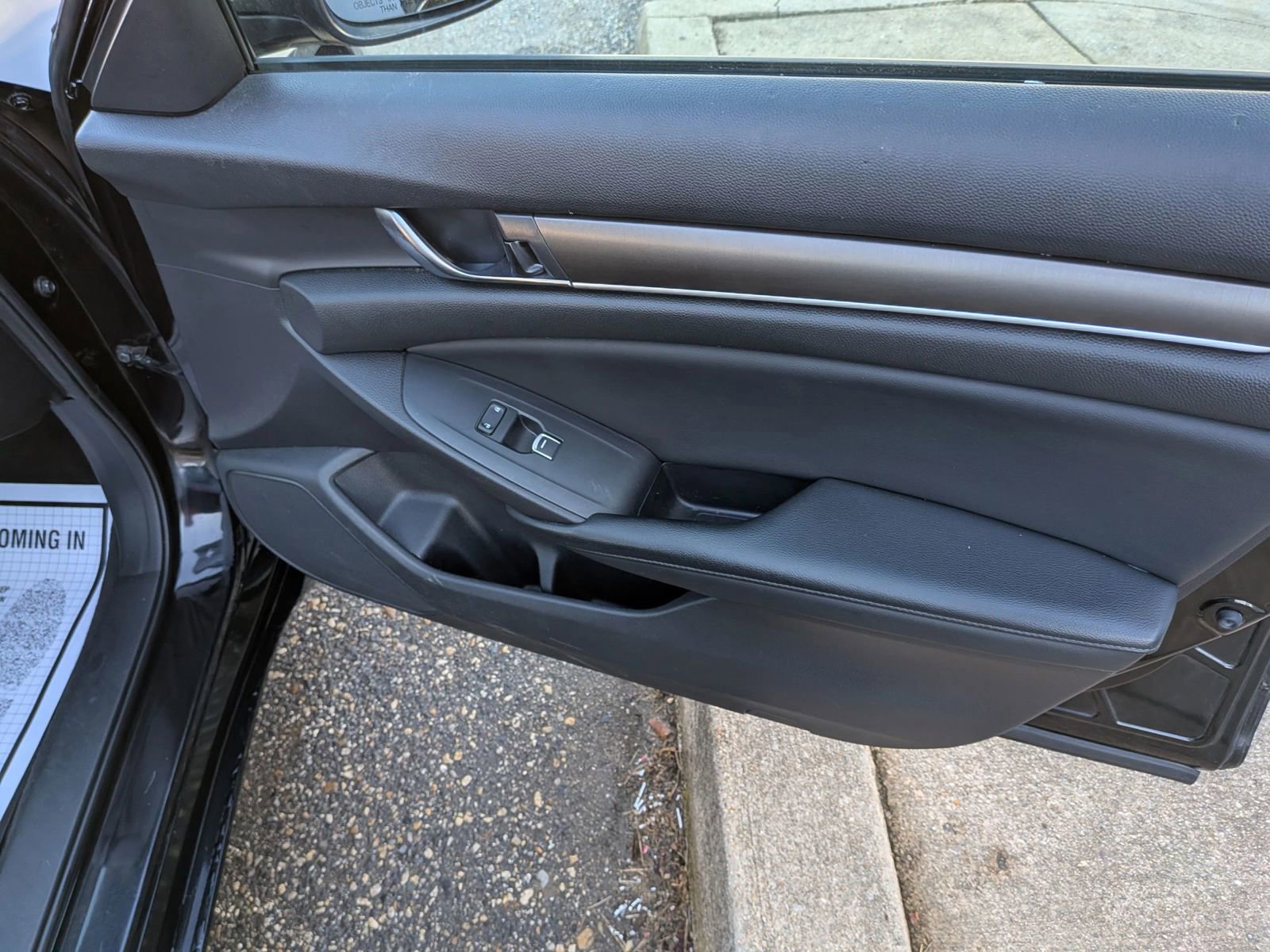 Used 2018 Honda Accord LX image 30